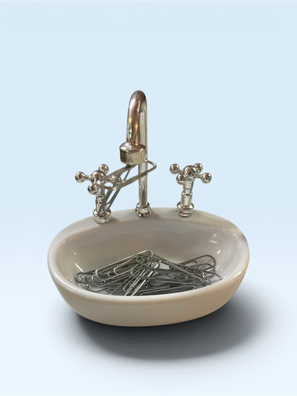 Mini Sink with Faucet Paperclip Holder 🖇️